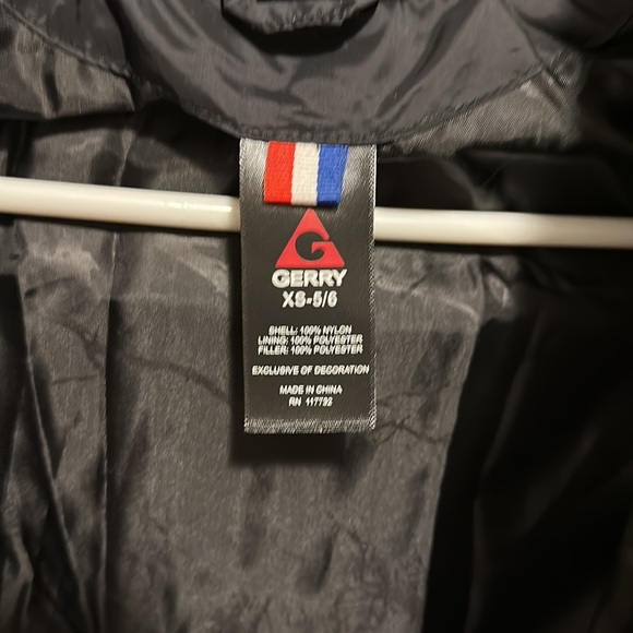 Boys Gerry Winter Coat XS 5/6 black and gray hooded never worn - Picture 3 of 9